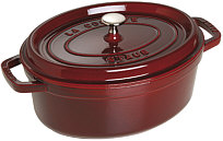 Staub Oval Cocotte, cast-iron enameled, grenadine red