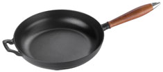 Staub frying pan cast iron with wooden handle
