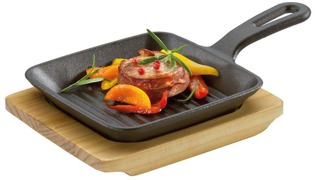 Küchenprofi BBQ Grill- & Servierpfanne eckig Gusseisen mit Holzbrett