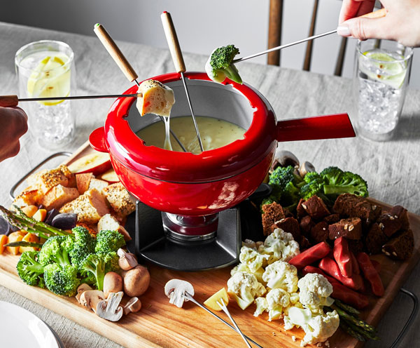Zwilling Fondue set made of cast iron, cherry red