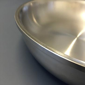 Pfanne mit geschlossenem Rand